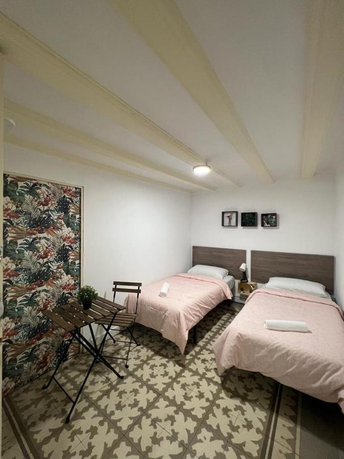 Sleep In Gothic Bcn Hostel บาร์เซโลนา ภายนอก รูปภาพ